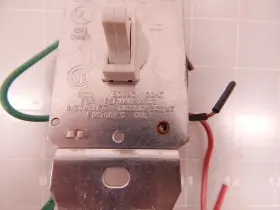6B42 GENLYTE Light Dimmers #3