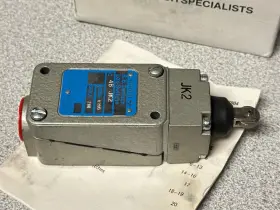 C4B-JK2 GOULD Denison Roller Plunger Limit Switch #3