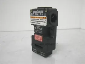11057 GUARDMASTER Trojan Safety Switch