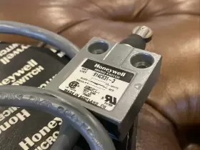 914CE31-3 HONEYWELL Limit Switch #3