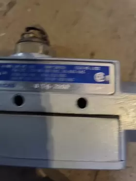 BZE6-2RQ HONEYWELL Enclosed Micro Switch Snap #2