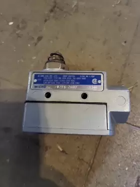 BZE6-2RQ HONEYWELL Enclosed Micro Switch Snap