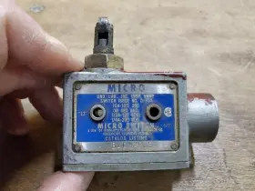 BZE6-2RQ9 HONEYWELL Micro Switch Roller Limit Snap Action