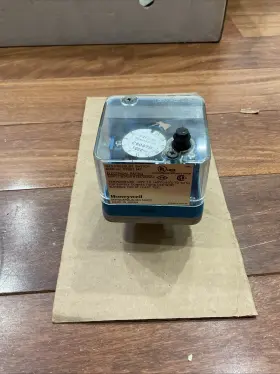 C6097B1028 HONEYWELL Gas Pressure Switch Wc