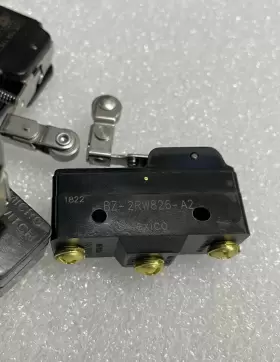 BZ-2RW826-A2 HONEYWELL MICROSWITCH Roller Lever Spdt Limit #2