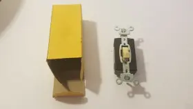 1201-1 HUBBELL Toggle Switch Ivorine Box Nos Flush