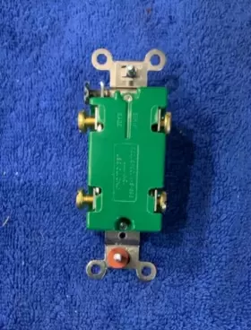 30321 HUBBELL Pole Single Circuit #2