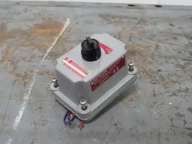 FXCS-0S2L3F HUBBELL Killark Pos Selector Switch Control