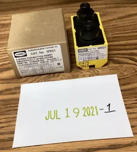 M5G1 HUBBELL Pushbutton Mechanically Interlocked