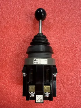 884210 IDEC Arn Joystick Switch