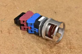 AVLD32211DNUR IDEC Switch Vac
