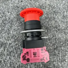 AVW401R IDEC Emergency Pushbutton Switch #2
