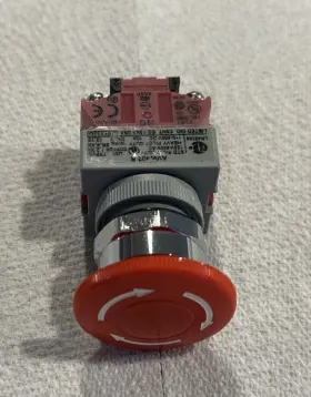 AVW411-R IDEC Emergency Switch Spst Pushlock Turn Screw