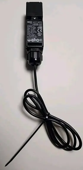 HS5B-02 IDEC Safety Interlock Switch Door #2