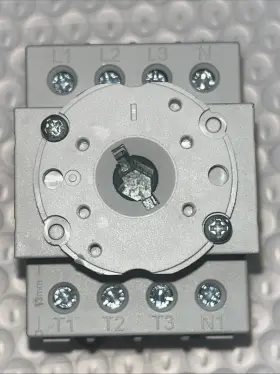 PE69-4040 IMO Ac Enclosed Disconnect Switch Inside #2