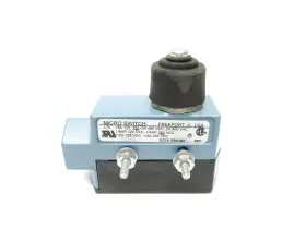 KNOX030019079-BZE6-2RN194 INDUSTRIAL MRO Micro Switch Nsnp