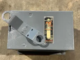 BOSI4321 ITE/ BULLDOG Fusible Bus Plug Switch