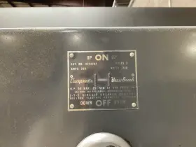 V2F3204 ITE SIEMENS Fusible Panelboard Switch Amp #2