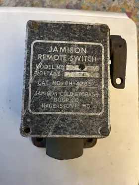4285-1 JAMISON COLD STORAGE DOOR Remote Switch Enclosure