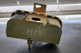 P32AC-2 JOHNSON CONTROLS Sensitive Differential Pressure Penn #2