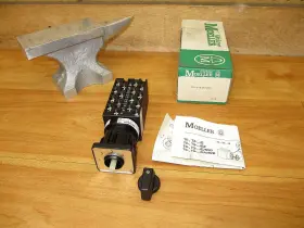 T0-8-8477-EZ KLOCKNER MOELLER Step Switch Eaton