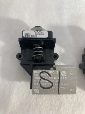 CCE-3001 KMC CONTROLS Pressure Switch #2