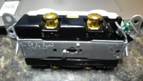 690-WGCC8 LEGRAND Toggle Switch #3