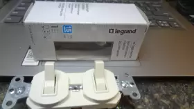 690-WGCC8 LEGRAND Toggle Switch