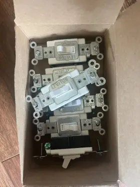 54521-2W LEVITON Switch Single Pole