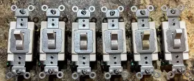 CS220-2W LEVITON Ac Toggle Switch Amp