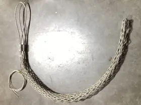 L9735 LEVITON Wire Mesh Safety Grips