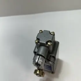 1LS9 MICRO SWITCH Precision Limit #2