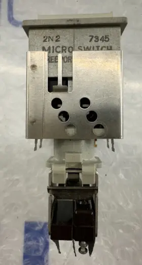 2D100 MICRO SWITCH Pushbutton #2