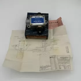 BAF1-3CNX1 MICRO SWITCH Limit Top Bott Plunger Und Lab