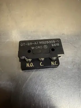 DT-2R-AT MICRO SWITCH Snap Action Limit Chipped Corner