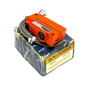 FE-MLS7A-1021-8032 MICRO SWITCH Modulated Light