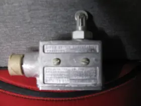 YZE-7RQ97M MICRO SWITCH