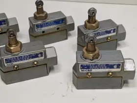 BZE6-2RQ8 MICROSWITCH Honeywell Micro Switch Roller Limit #3