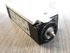 AT0-02-120AFT-ZBZ-X MOELLER Interlock Switch #2