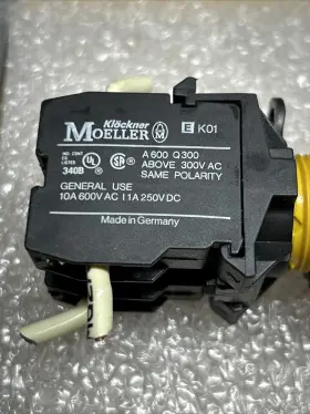 EK01 MOELLER Klockner Maintained Pushbutton #2