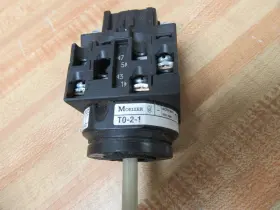 T0-2-1 MOELLER Disconnect Switch Handle #2