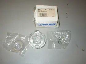13092 MOEN Acrylic Round Handle