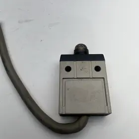 D4C-1302 OMRON Limit Switch #3