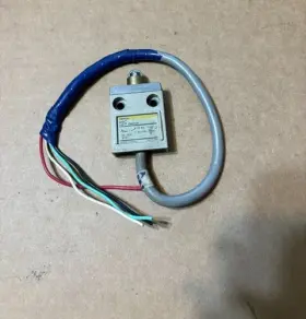 D4C-9033 OMRON Limit Switch