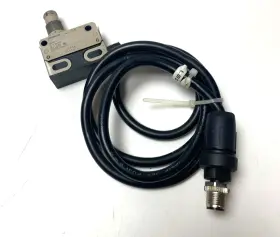 D4E-1A23N OMRON Limit Switch Roller Plunger Clean