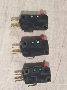 DV3-6-1C24-6 OMRON Normally Closed Micro Switch #2