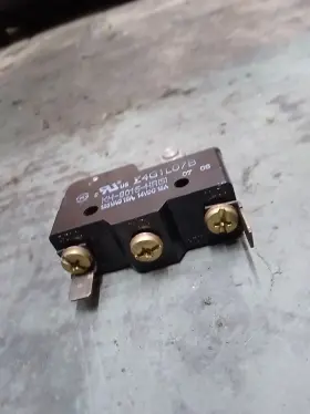 Z-15GW22-B OMRON Micro Switch #2