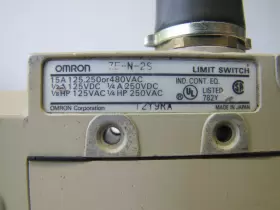 ZE-N-2S OMRON Enclosed Limit Switch Plunger Actuator Spdt #3