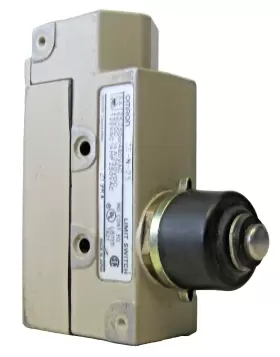 ZE-N-2S OMRON Enclosed Limit Switch Plunger Actuator Spdt
