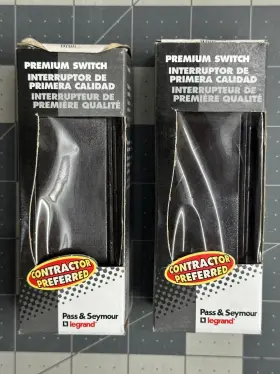 TM870-CC10 PASS SEYMOUR Nos Single Pole Rocker Switch